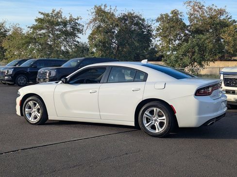 Used 2023 Dodge Charger SXT image 4