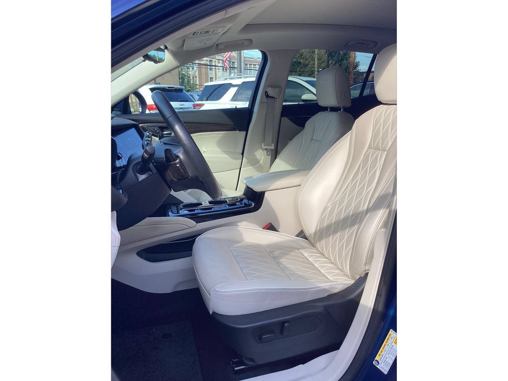 Used 2023 Buick Envision Avenir AWD/4WD image 9