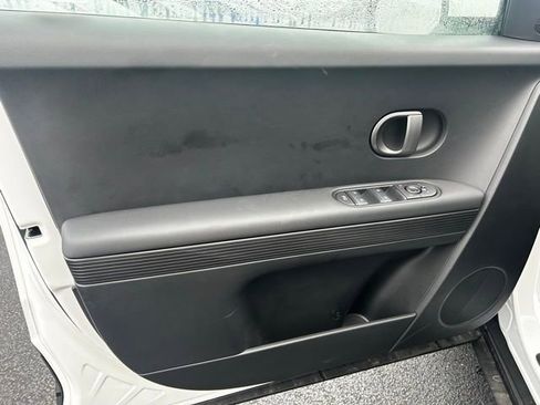 New 2025 Hyundai Ioniq 5 SE image 8