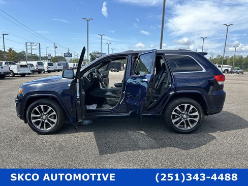 Used 2017 Jeep Grand Cherokee Overland image 29