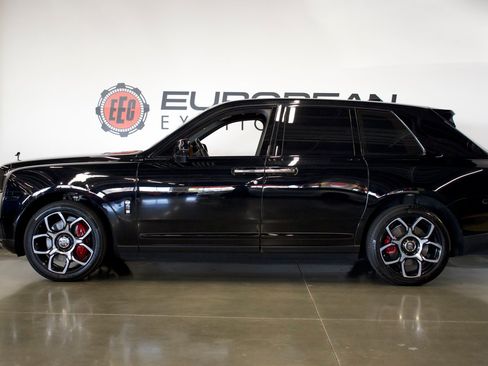 Used 2020 Rolls-Royce Cullinan Black Badge AWD/4WD image 3