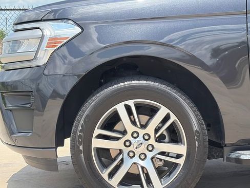 Used 2023 Ford Expedition XLT RWD image 5