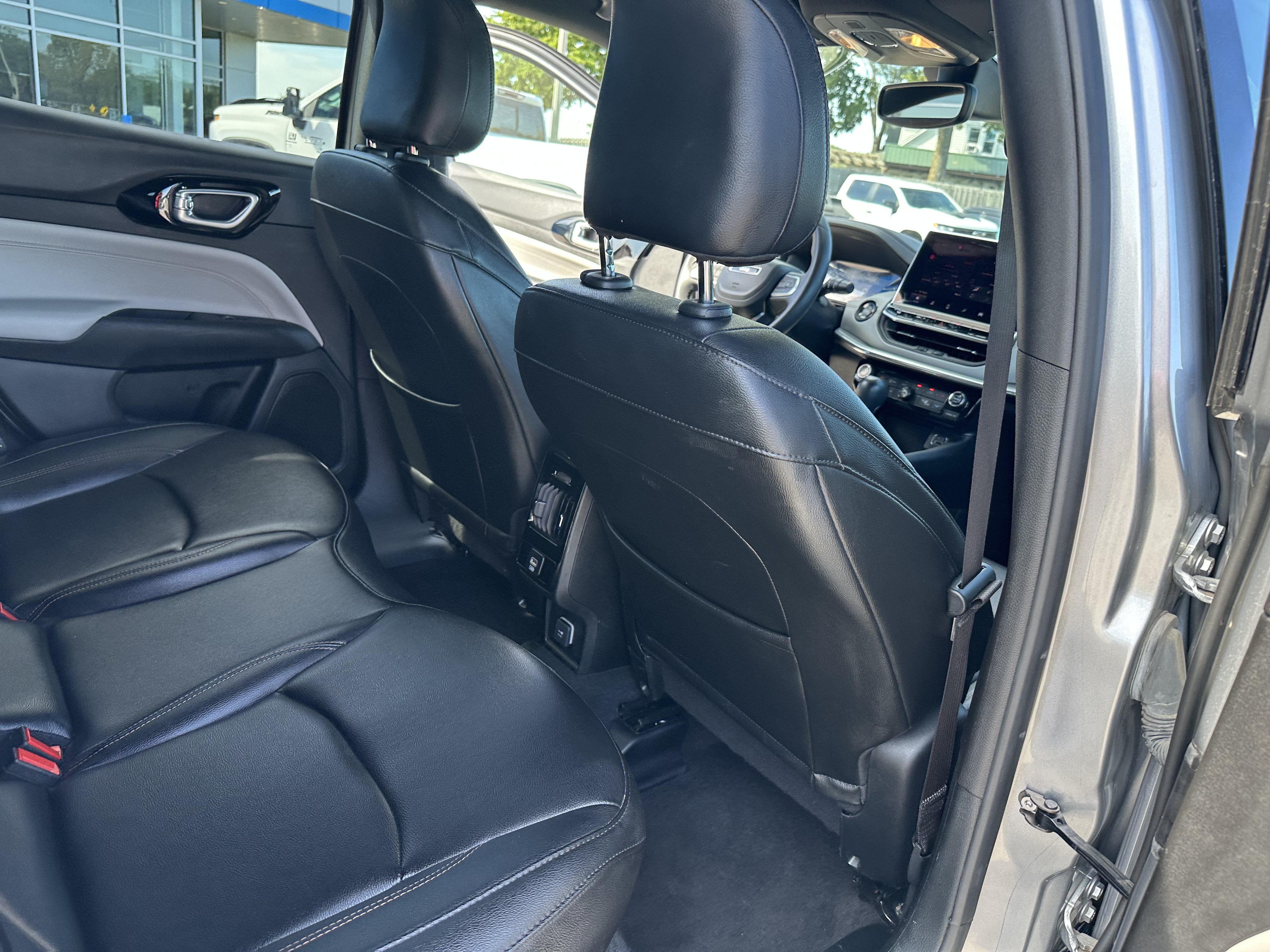 Used 2024 Jeep Compass Limited AWD/4WD image 29