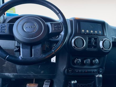 Used 2016 Jeep Wrangler Unlimited Sahara w/ Dual Top Group image 10