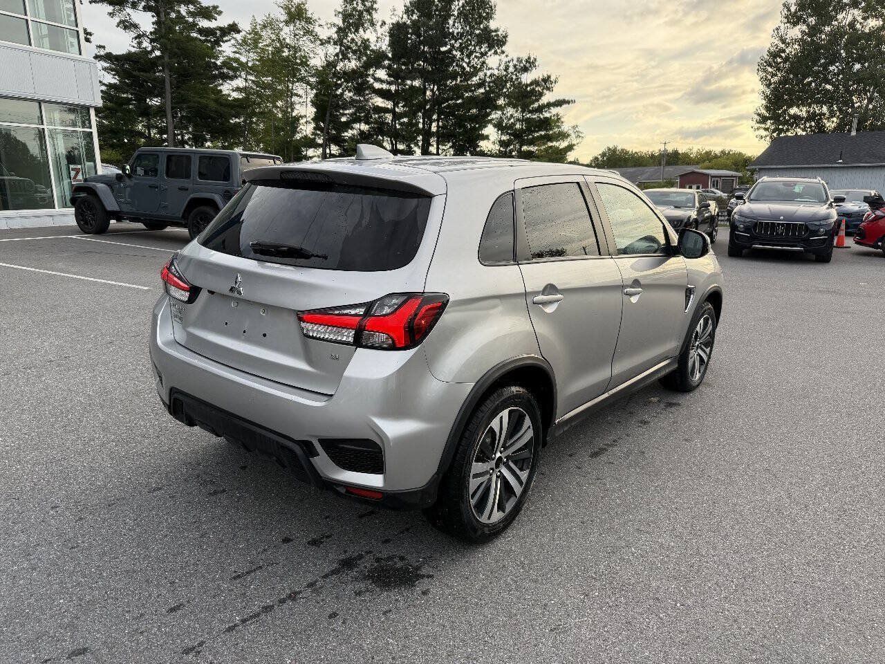 Used 2021 Mitsubishi Outlander Sport SE FWD image 5