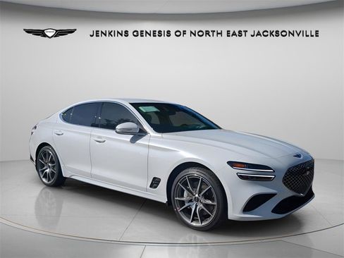 Used 2025 Genesis G70 2.5T image 8