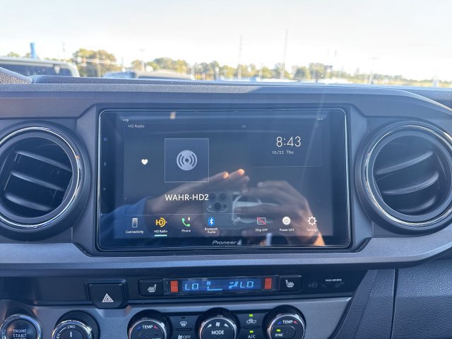 Used 2019 Toyota Tacoma TRD Off-Road AWD/4WD image 18