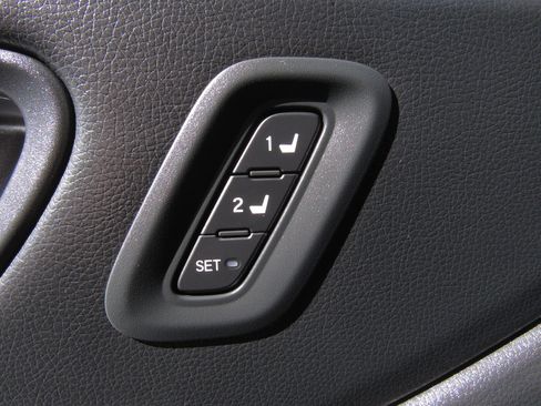 Certified 2025 Honda Pilot EX-L image 26