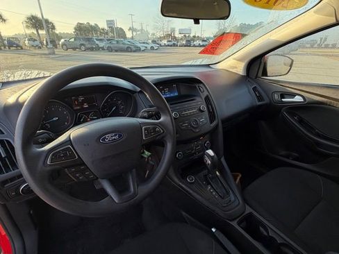 Used 2016 Ford Focus SE image 18