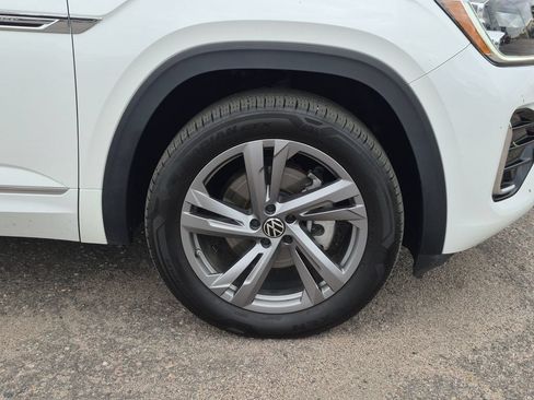 Used 2024 Volkswagen Atlas Cross Sport SEL R-Line AWD/4WD image 18