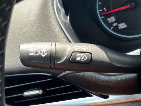 Certified 2023 Chevrolet Traverse LT FWD image 25