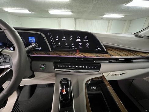 Certified 2023 Cadillac Escalade Sport Platinum image 37
