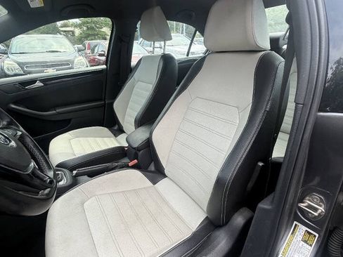 Used 2015 Volkswagen Jetta Sport FWD image 13