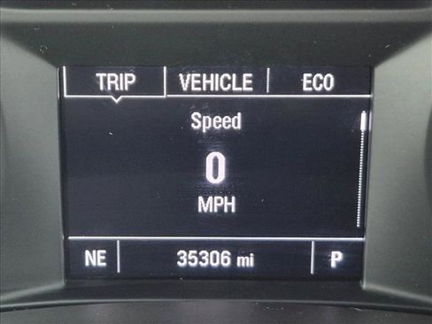 Used 2022 Chevrolet Equinox LS FWD image 11