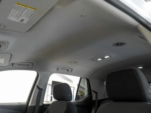 Used 2020 Chevrolet Traverse LT FWD image 31
