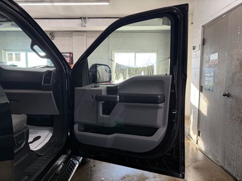 Used 2016 Ford F150 XLT w/ Equipment Group 302A Luxury image 22