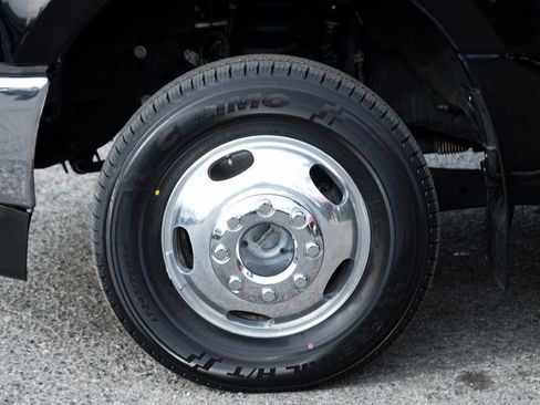 Used 2017 Ford F350 Lariat w/ Lariat Value Package image 44