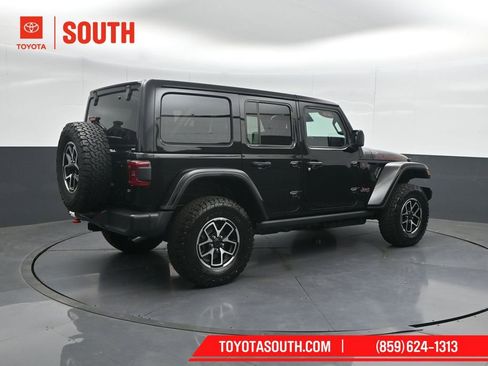 Used 2026 Jeep Wrangler Unlimited Rubicon AWD/4WD image 2