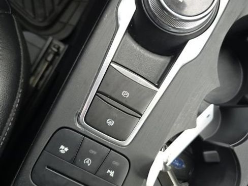 Certified 2022 Ford Escape Titanium AWD/4WD image 21