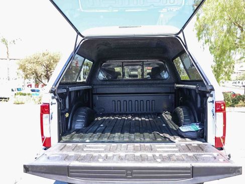 Used 2018 Ford F250 Lariat w/ Lariat Ultimate Package AWD/4WD image 24