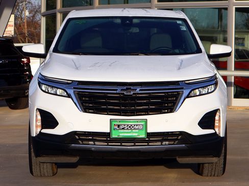 Used 2023 Chevrolet Equinox LT image 3