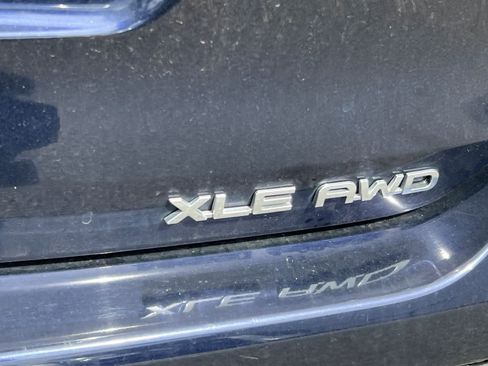 Used 2022 Toyota Highlander XLE image 21