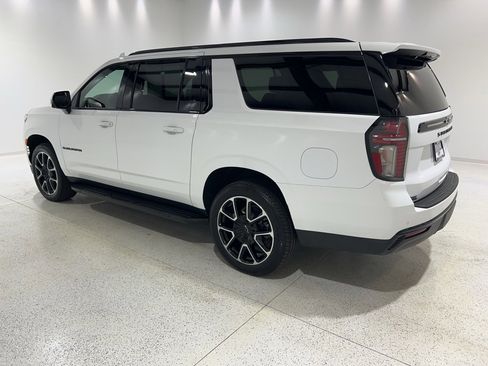 Used 2023 Chevrolet Suburban RST w/ Luxury Package image 2