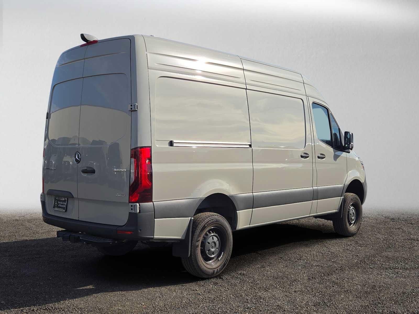 Used 2026 Mercedes-Benz Sprinter 2500 image 3