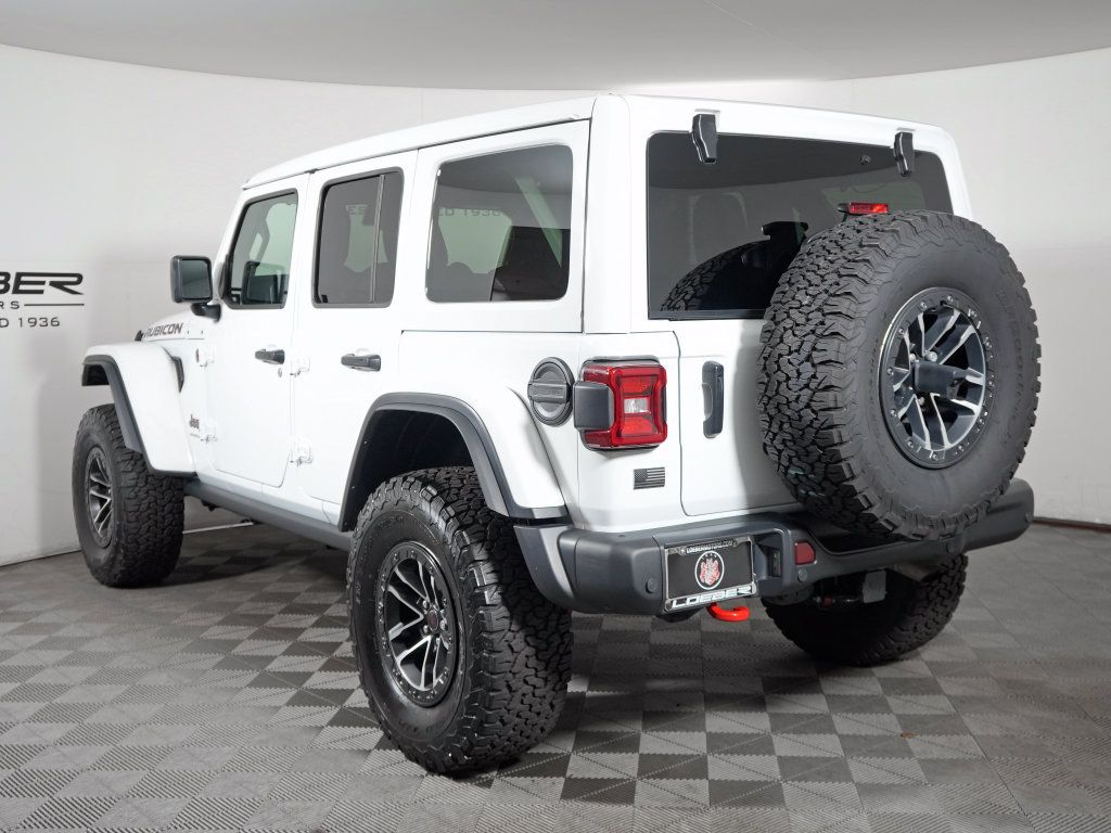 Used 2025 Jeep Wrangler Unlimited Rubicon AWD/4WD image 3