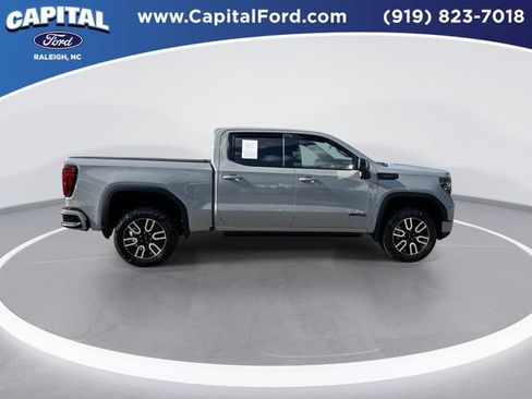 Used 2024 GMC Sierra 1500 AT4 w/ Technology Package AWD/4WD image 9