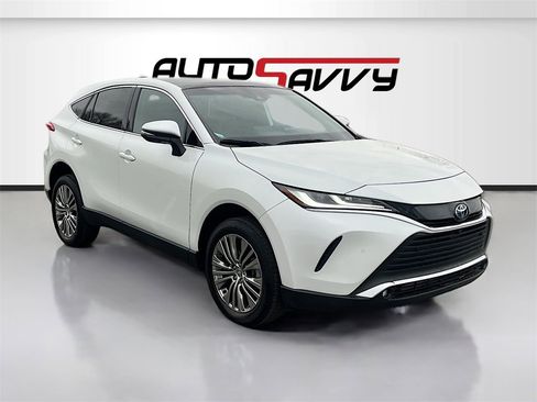 Used 2024 Toyota Venza Limited image 1