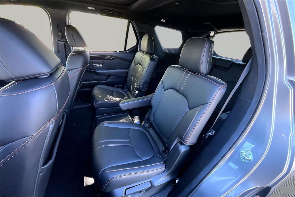 Certified 2025 Honda Pilot TrailSport image 16