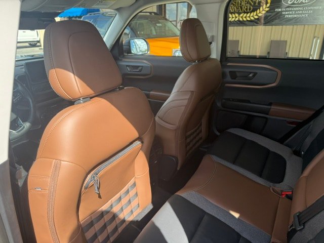 Used 2023 Ford Bronco Sport Outer Banks w/ Tech Package AWD/4WD image 8