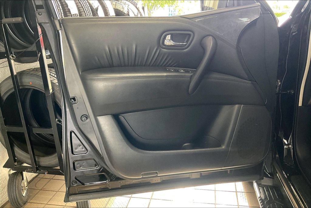 Used 2024 Nissan Armada SV AWD/4WD image 2