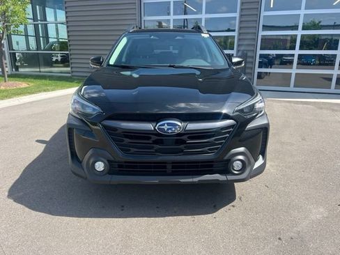 Used 2023 Subaru Outback Premium AWD/4WD image 2