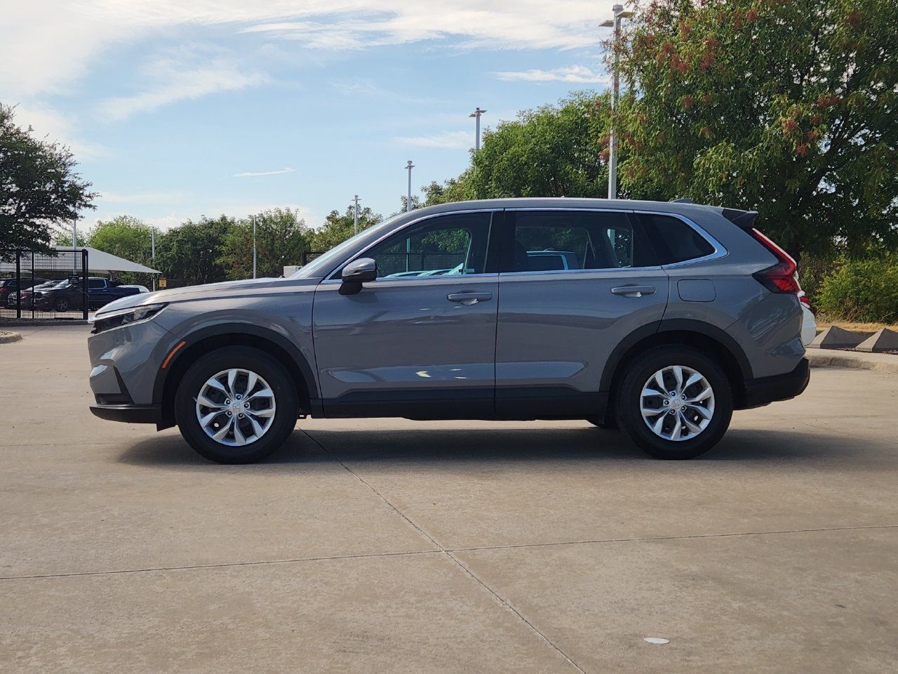 Used 2024 Honda CR-V LX image 4