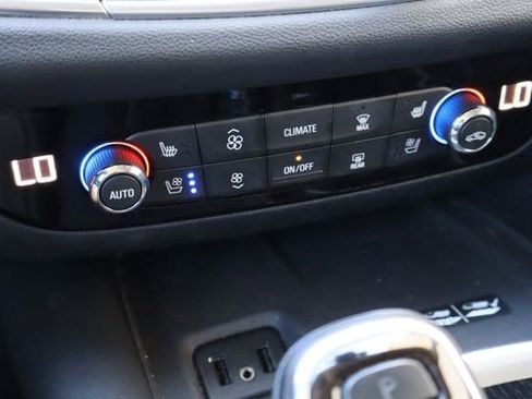 Used 2019 Buick Enclave Avenir w/ Avenir Technology Package FWD image 27