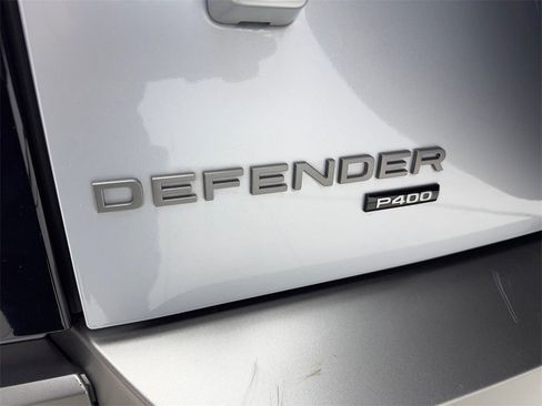 Used 2021 Land Rover Defender 90 X-Dynamic S image 30