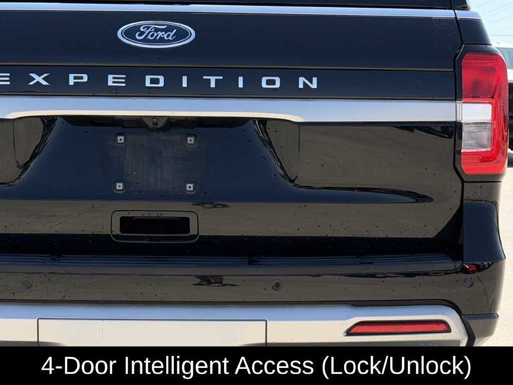 Used 2022 Ford Expedition XLT AWD/4WD image 9