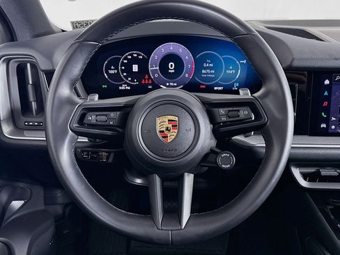 Used 2024 Porsche Cayenne image 17