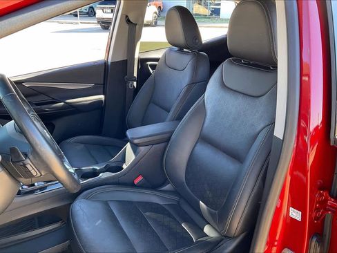 Used 2022 Chevrolet Bolt LT w/ Infotainment Package image 8