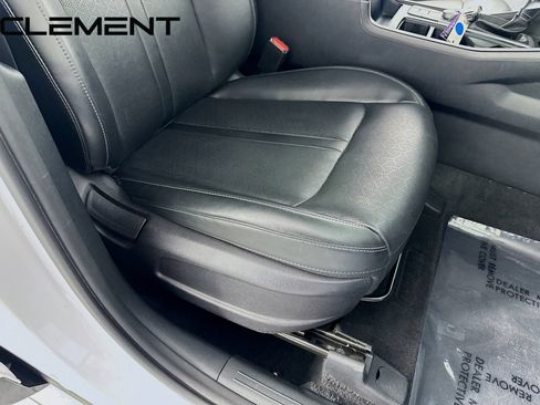 Used 2022 Kia Sorento S FWD image 33