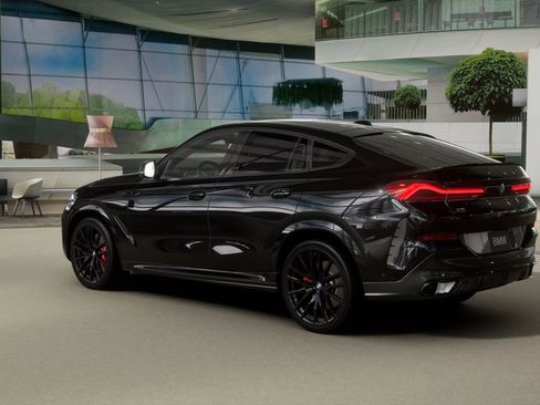 New 2026 BMW X6 xDrive40i w/ Executive Package image 2