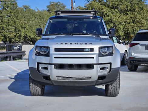 Used 2020 Land Rover Defender 110 First Edition image 6