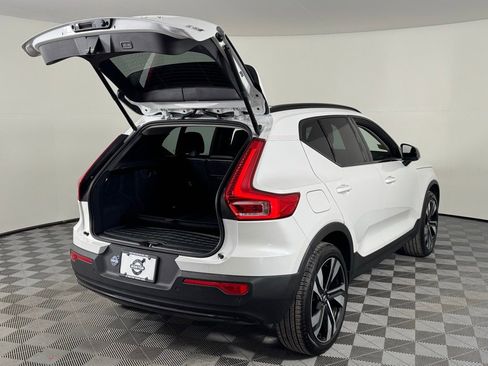 New 2025 Volvo XC40 B5 Plus w/ Climate Package image 8