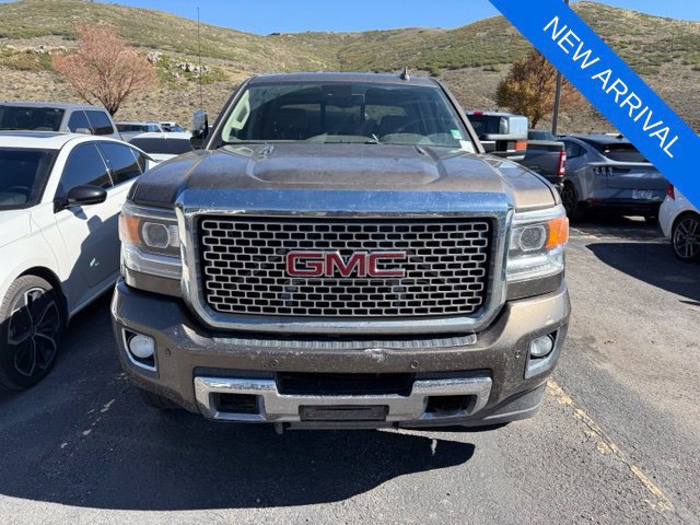 Used 2015 GMC Sierra 3500 Denali w/ Duramax Plus Package AWD/4WD image 2