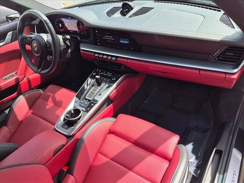 Used 2025 Porsche 911 Carrera RWD image 21