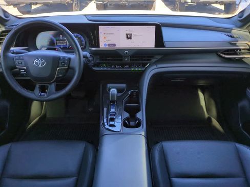 Used 2024 Toyota Crown Limited image 14