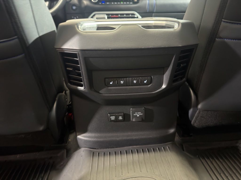Used 2025 Toyota Tundra Platinum AWD/4WD image 18