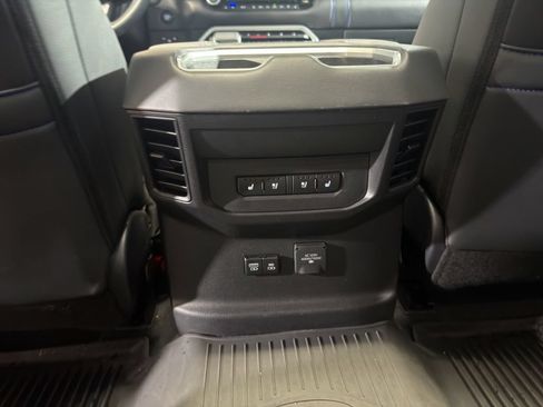 Used 2025 Toyota Tundra Platinum AWD/4WD image 18